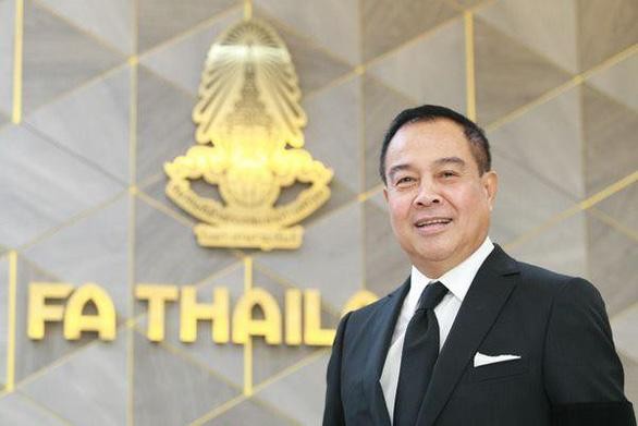Liên đoàn bóng đá Thái Lan đơn phương chấm dứt hợp đồng với Siam Sport từ lúc ông Somyot Poompunmuang lên nắm quyền.