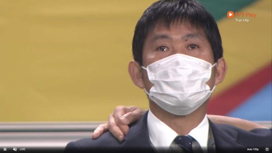 HLV Hajime Moriyasu bật khóc trước trận đấu với Australia.