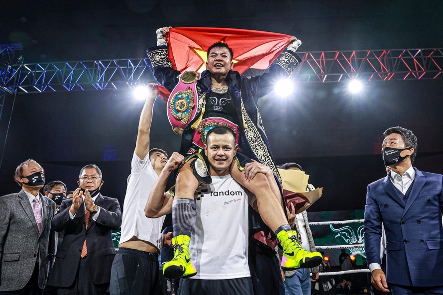 Thu Nhi giành đai vô địch WBO lịch sử 