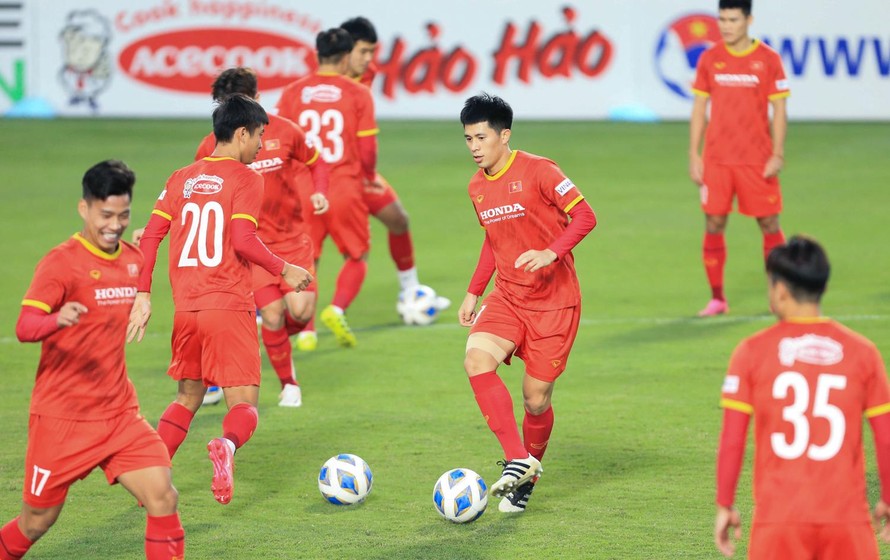 HLV Park Hang-seo loại Đình Trọng trước trận đấu với Nhật Bản