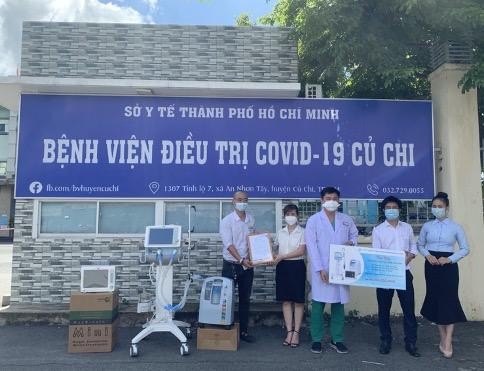 Công ty TNHH Thương Mại Và Dịch Vụ Y Việt trao tặng máy thở, monitor theo dõi bệnh nhân, máy tạo oxy cho Bệnh viện Điều trị Covid-19 Củ Chi