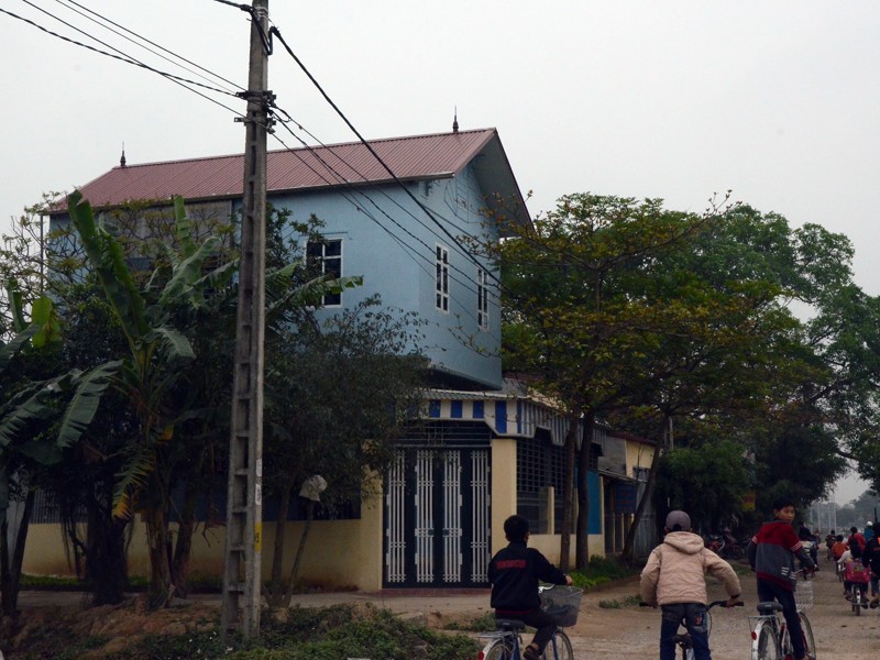 Căn nhà của vị Phó chủ tịch xã Văn Võ được xây dựng trên đất dịch vụ. Ảnh: Minh Đức