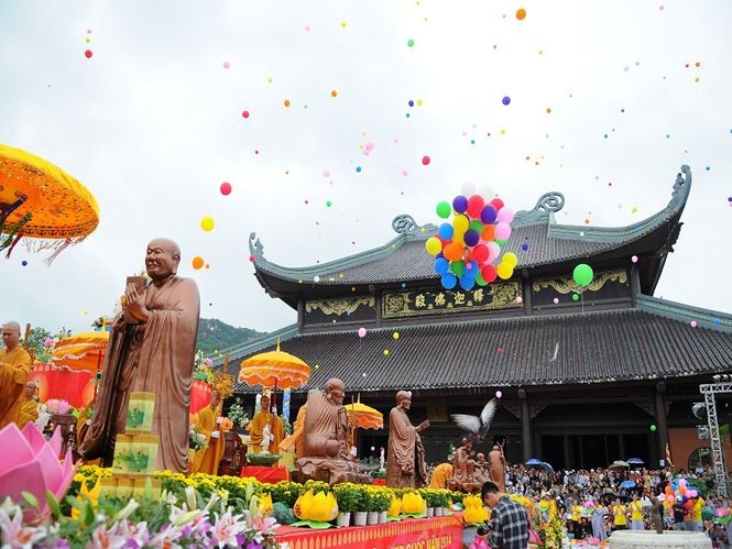 Khai hội chùa Bái Đính thu hút hàng nghìn tín đồ, tăng ni, Phật tử và người dân. Ảnh minh hoạ.