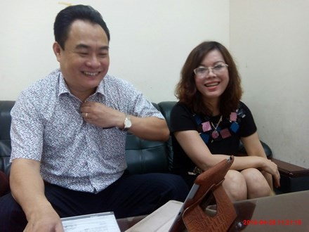 Ông Trần Đức Trung và bà Lê Thị Hằng trong buổi làm việc với PV Tiền Phong. Ảnh:M.Đ
