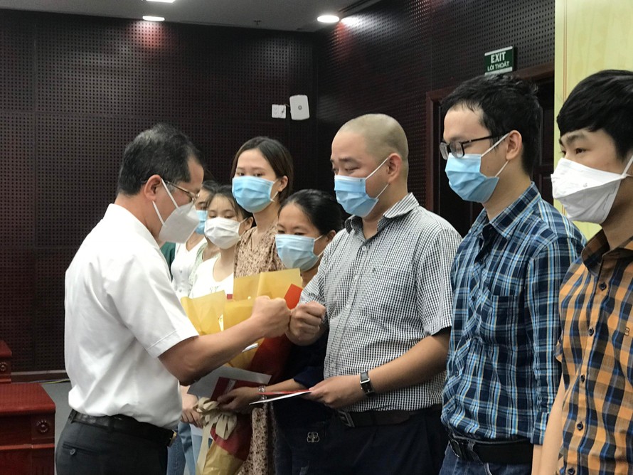 10 y bác sĩ Đà Nẵng lên đường chi viện Bắc Giang chống dịch