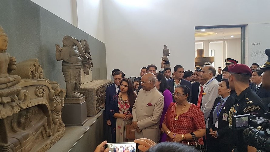 Tổng thống Ấn Độ Ram Nath Kovind cùng phu nhân thăm Bảo tàng điêu khắc Chăm sáng ngày 19/11