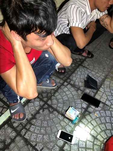 ‘Quả đấm thép’ phát hiện 14 thanh niên phê ma túy trong taxi
