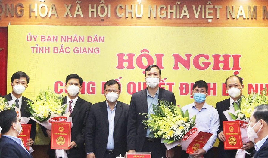 Lãnh đạo tỉnh Bắc Giang trao quyết định bổ nhiệm cán bộ các sở