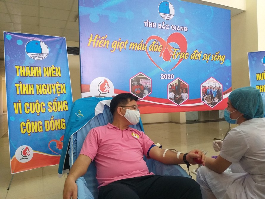 Đoàn viên, cán bộ tỉnh Bắc Giang hiến máu cứu người