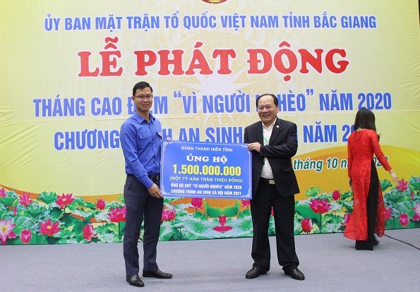 Tỉnh Đoàn Bắc Giang ủng hộ người nghèo 1,5 tỷ đồng tại buổi phát động 