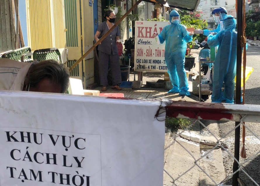 BHXH Việt Nam đề xuất dùng Quỹ Bảo hiểm thất nghiệp hỗ trợ tiền ăn cho người lao động phải cách ly phòng dịch.
