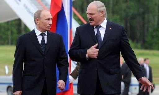 Tổng thống Putin và người đồng cấp Belarus Lukashenko trong một cuộc gặp năm 2012 (Ảnh: CNTV)