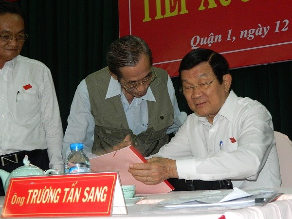 Sáng nay 12/10, Chủ tịch nước Trương Tấn Sang và Tổ đại biểu Quốc hội đơn vị 1 – TPHCM đã có buổi tiếp xúc với cử tri quận 1.