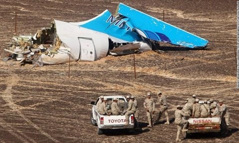 Xác chiếc máy bay xấu số tại bán đảo Sinai - Ảnh: AP