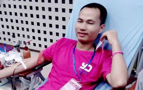 Phạm Văn Thành tham gia hiến máu tình nguyện.