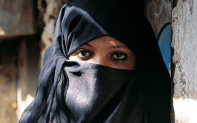 Những người phụ nữ đạo Hồi thường phải chịu không ít định kiến về sự trinh tiết.