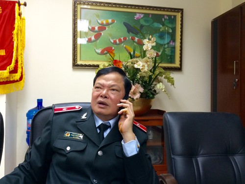 Ông Phạm Trọng Đạt - Cục trưởng Cục Chống tham nhũng (Thanh tra Chính phủ) vẫn đang trực tiếp giải quyết các phản ánh, tố cáo của người dân qua 3 số điện thoại đường dây nóng. (Ảnh: Thế Kha).