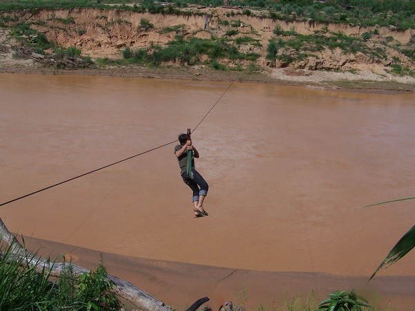 Xóa tình trạng đu dây cực kỳ nguy hiểm qua sông Pô Kô