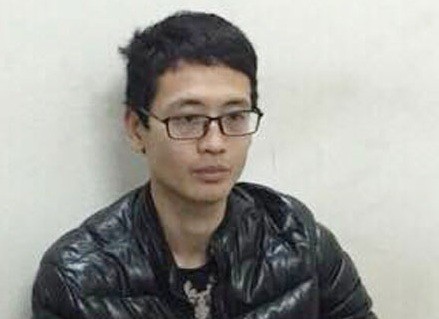 Hà Tuấn Tùng bị bắt giữ tại cơ quan điều tra về hành vi "tàng trữ trái phép vũ khí quân dụng".