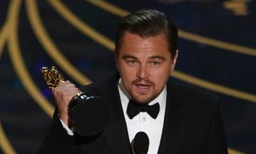 Leo Dicaprio giành tượng vàng Oscar sau nhiều năm chờ đợi.