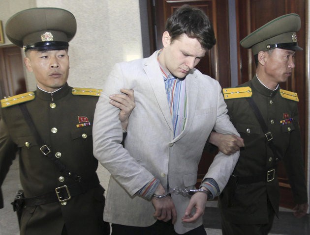 Sinh viên Otto Warmbier tại tòa án Triều Tiên.