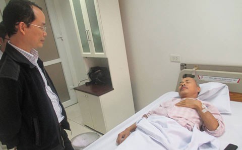 Ngoài việc điều trị tại Bệnh viện Ung bướu Hưng Việt, nghệ sĩ Hán Văn Tình phải sang bệnh viện 108 xạ trị.