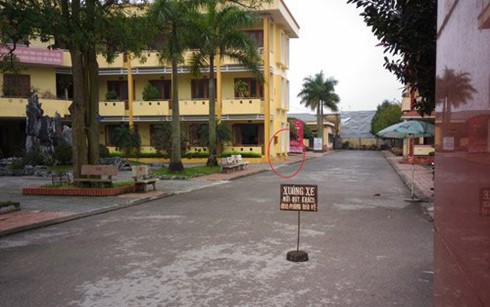 Khu vực Đức khống chế và đe dọa chị T tại Trường Cao đẳng Y Dược Thái Bình (khoanh đỏ). Ảnh: Nguyễn Hòa/ Dân Việt