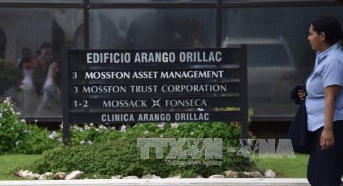 Biển hiệu bên ngoài trụ sở Công ty luật Mossack Fonseca tại Panama City. Ảnh: AFP/TTXVN