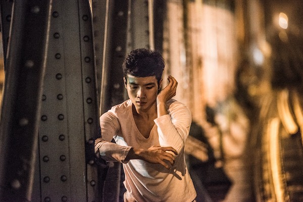 Nghệ sỹ Việt Nam thể hiện một cảnh trong chương trình tại Cầu Long Biên