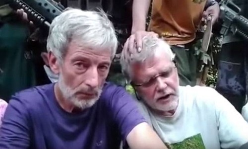 Con tin Canada ở Philippines cầu cứu vì bị dọa chặt đầu
