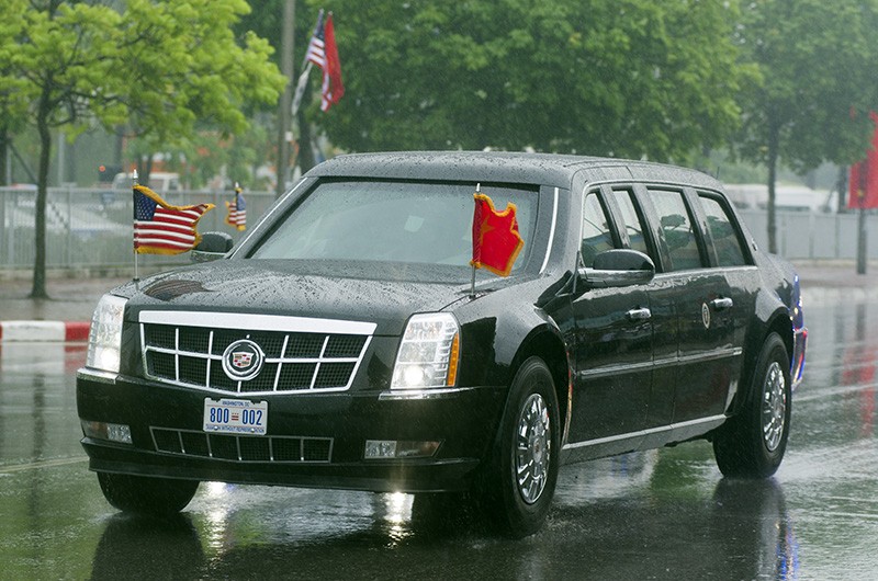 Tổng thống Obama tạm biệt Hà Nội trong mưa