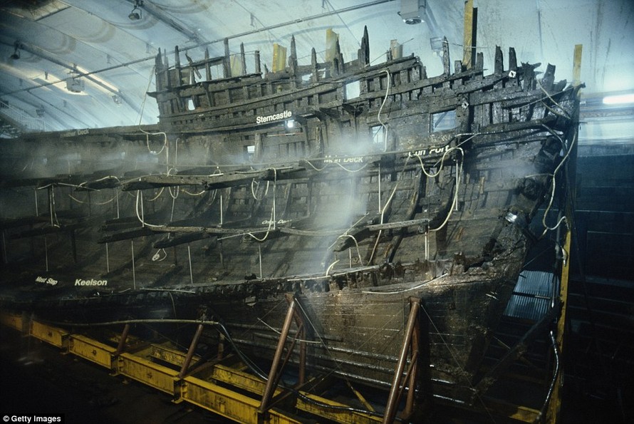 Cận cảnh tàu chiến 'trở về' từ đáy biển sau 5 thế kỉ