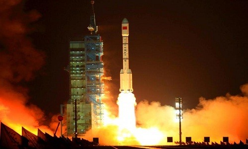Trạm Thiên Cung 2 phóng vào vũ trụ hôm 15/9 từ sa mạc Gobi. Ảnh: AFP.