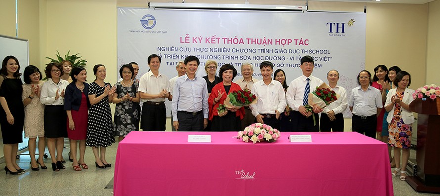 Lễ ký kết giữa Tập đoàn TH và Viện Khoa học giáo dục