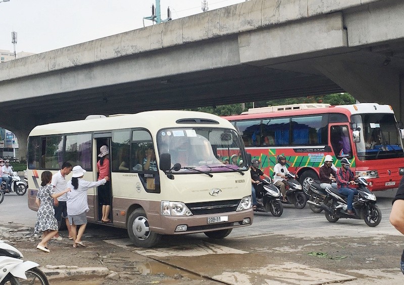 Theo ông Hà Huy Quang, hiện thành phố Hà Nội đang tồn tại trên 39.000 lượt xe chưa phù hợp quy hoạch/tháng. Ảnh: T.Đảng