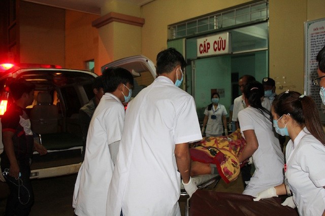 Nạn nhân được chuyển đến bệnh viện Đa khoa tỉnh Đắk Nông
