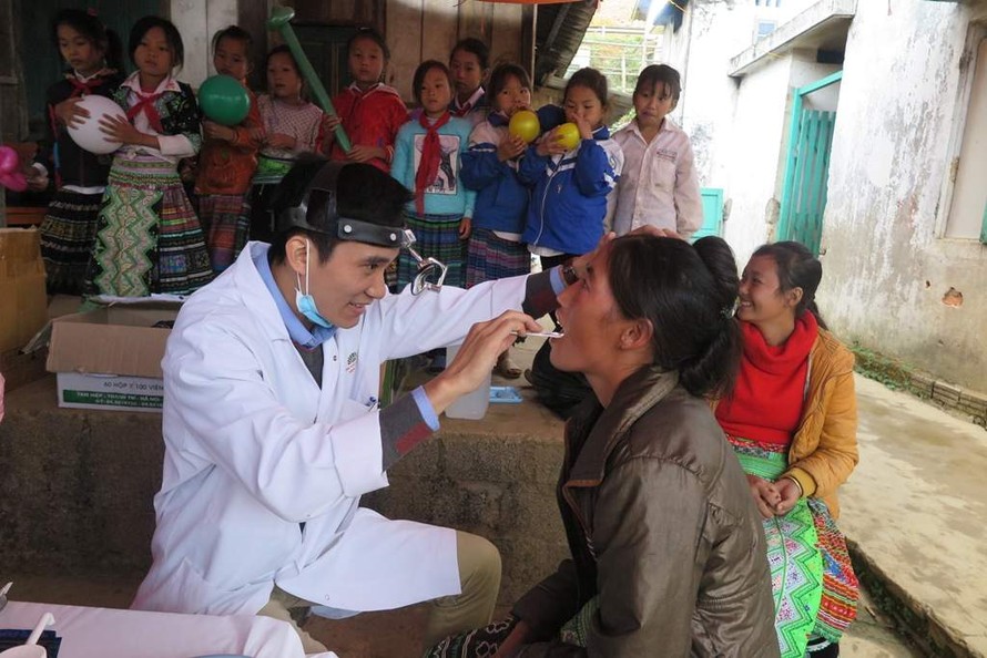 Bệnh viện Hồng Ngọc khám bệnh miễn phí cho hộ nghèo vùng cao