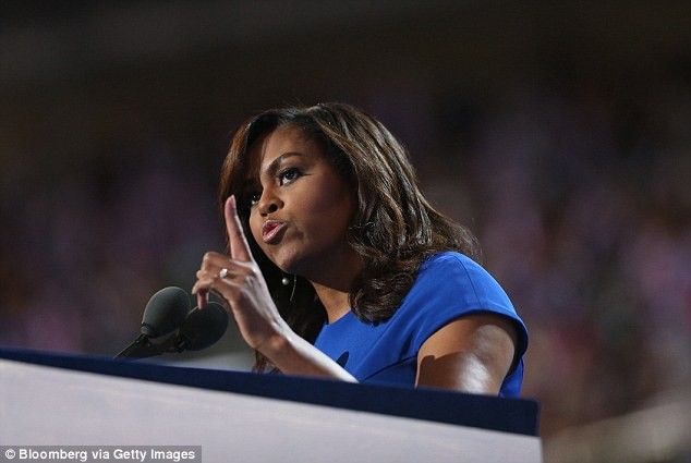 Bà Michelle Obama đã có những phát biểu hùng hồn trong quá trình vận động tranh cử cho bà Hillary Clinton. Điều này làm dấy lên tin đồn phu nhân Obama sắp tranh cử Tổng thống.