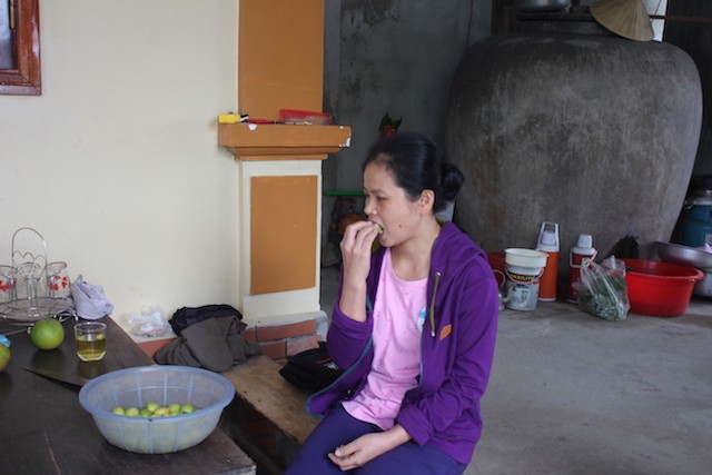 Suốt 15 năm qua, củ quả vị chua trở thành bữa ăn qua ngày của chị Thanh.