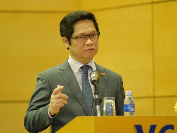 Chủ tịch VCCI Vũ Tiến Lộc cho rằng, cần có các quỹ đầu tư mạo hiểm, nhà đầu tư thiên thần…để dẫn vốn cho các doanh nghiệp khởi nghiệp.