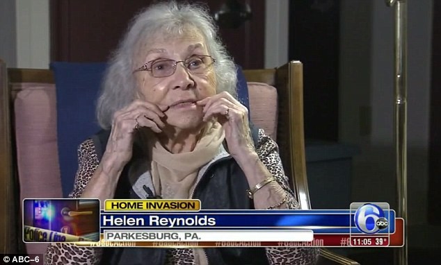 Bà Helen chia sẻ câu chuyện khó tin của mình trên kênh ABC-6.