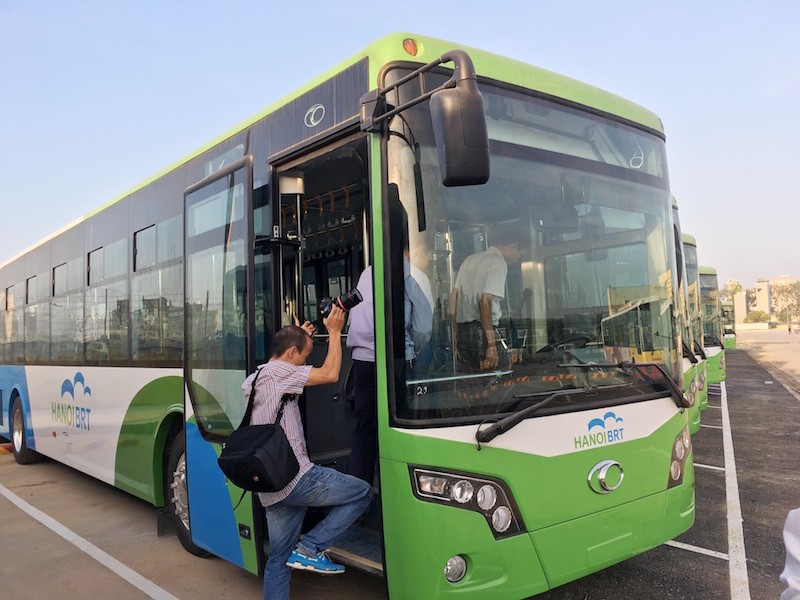 Theo ông Tuấn, đoàn xe BRT có giá trên 5 tỷ đồng/xe là do vượt trội về mọi mặt so với xe buýt thông thường