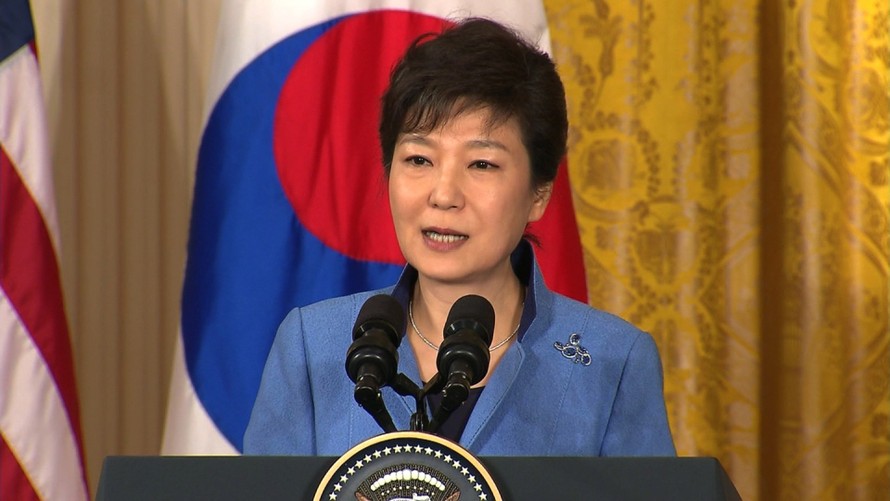 Tổng thống Hàn Quốc vẫn chưa rời Phủ Tổng thống dù đã bị phế truất