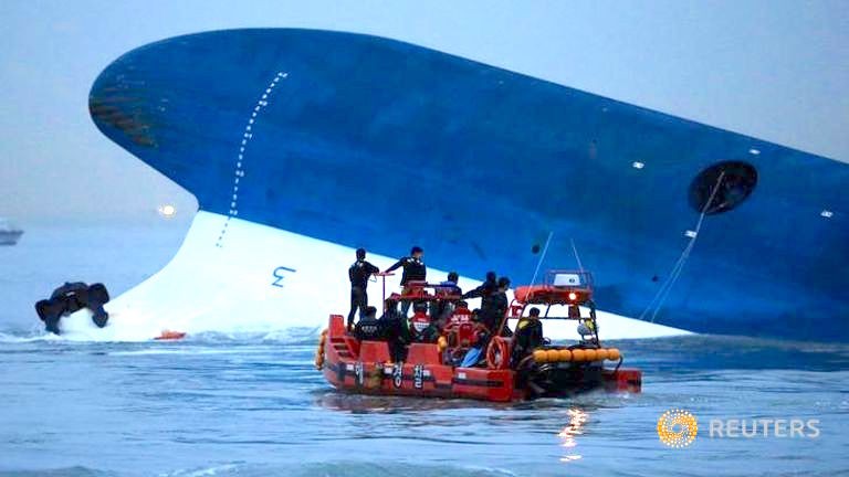 Hiện trường vụ chìm phà Sewol. Ảnh: Reuters