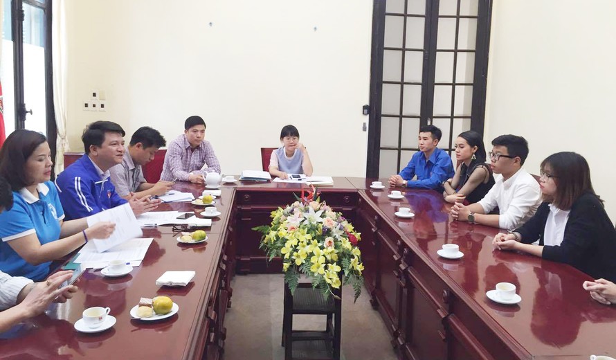 Ban tổ chức phỏng vấn các bạn trẻ dự tuyển hành trình “Tuổi trẻ vì biển đảo quê hương” ở Hà Nội