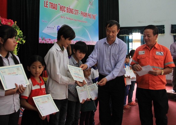 Masan đồng hành cùng học bổng 'STF-Phạm Phú Thứ' tại tỉnh Thái Nguyên và Nghệ An
