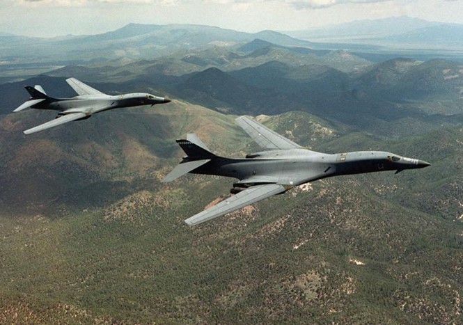 Radio Thế giới 24H: Mỹ điều máy bay ném bom đến sát Triều Tiên