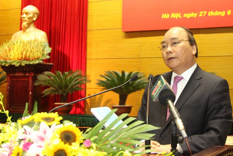 Thủ tướng Nguyễn Xuân Phúc phát biểu chỉ đạo tại Hội nghị Quân chính toàn quân, sáng 27/6.