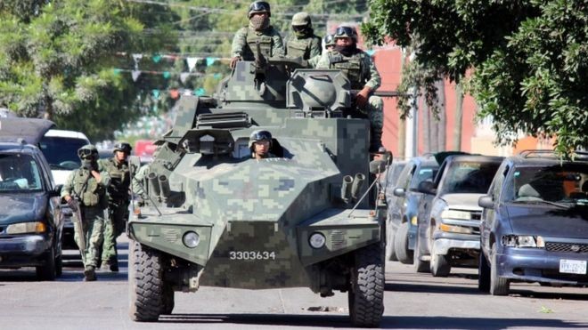 Quân đội đi tuần tại Sinaloa - bang bạo lực nhất Mexico. Ảnh: Reuters