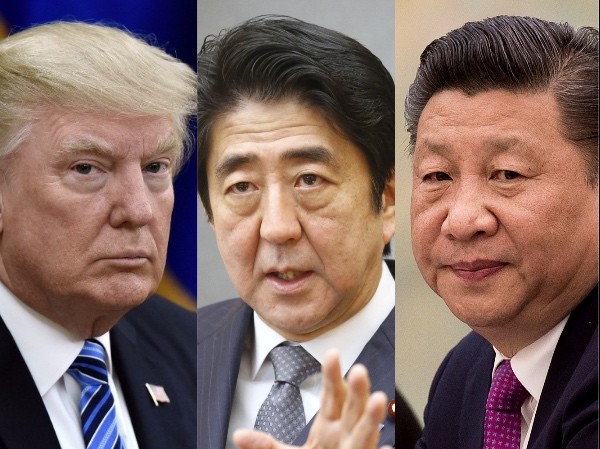 Tổng thống Mỹ Donald Trump (trái), Thủ tướng Nhật Bản Shinzo Abe (giữa) và Chủ tịch Trung Quốc Tập Cận Bình (phải).